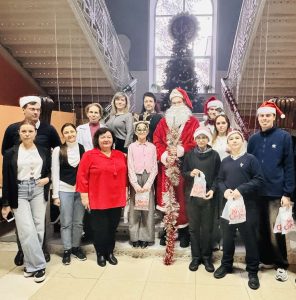 Magia Darului este atunci  când comunitatea devine familia lui Moș Nicolae